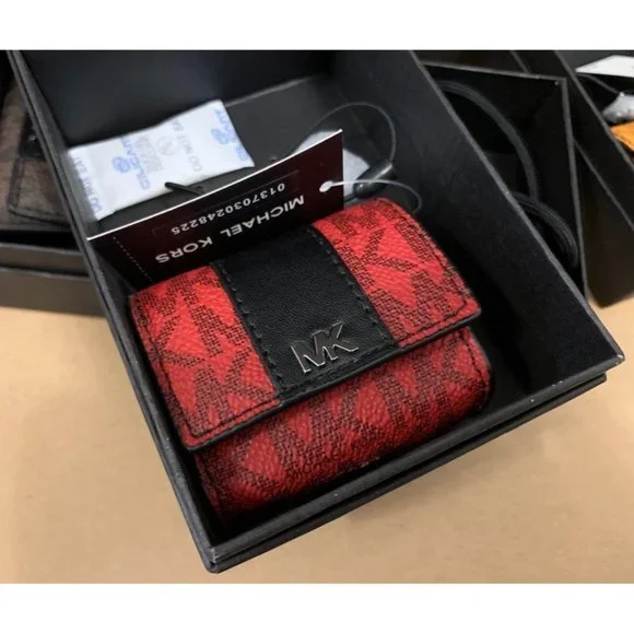 Michael Kors AirPod Lanyard Case for Apple AirPods Pro Chili - Picture 5 of 8